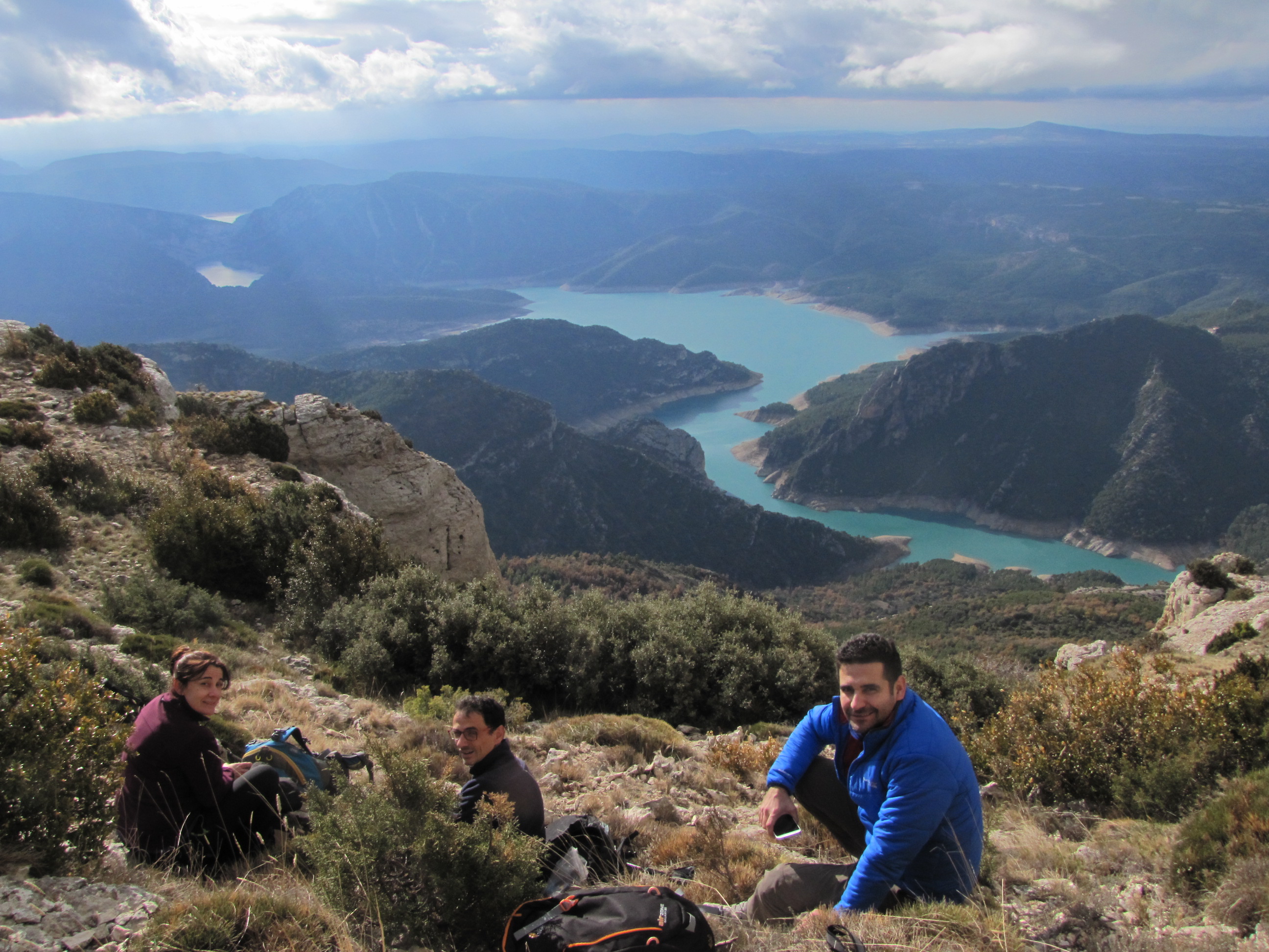 BENEFICIOS DE SENDERISMO EN LA NIEVE CON RAQUETAS - Mancomunidad